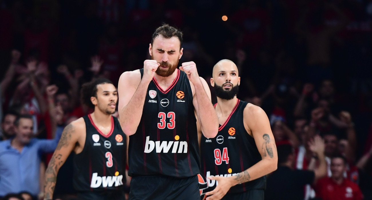 Ο Νίκολα Μιλουτίνοβ πανηγυρίζει - Πηγή: Eurokinissi