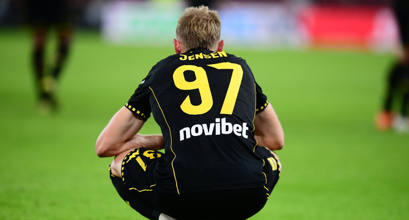 Ο Γιένσεν μετά την ήττα από τον Ολυμπιακό/Πηγή: Eurokinissi