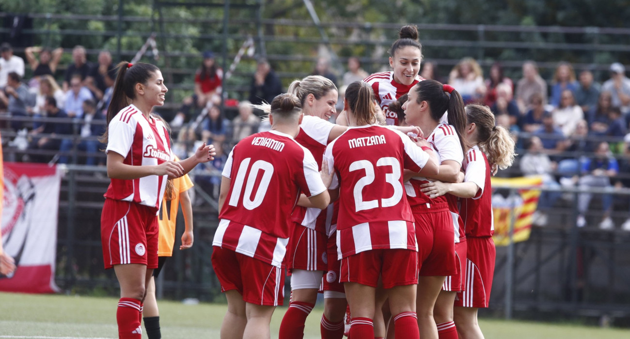 Η ομάδα ποδοσφαίρου γυναικών του Ολυμπιακού / Πηγή: Eurokinissi