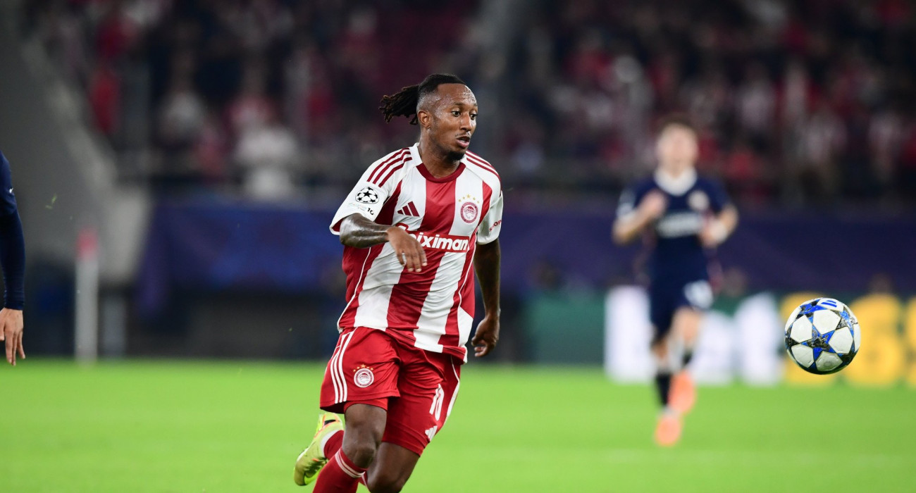 Ο Ζέλσον Μάρτινς στο παιχνίδι του Ολυμπιακού με την Αϊντχόφεν, Πηγή: Eurokinissi