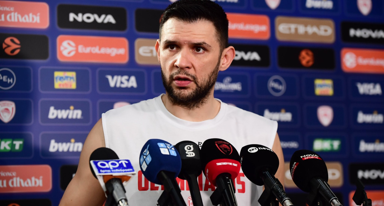 Παπανικολάου: «Είμαι ακόμα ερωτευμένος με αυτό που κάνω - Σταθερή βάση της Εθνικής ο Σπανούλης»