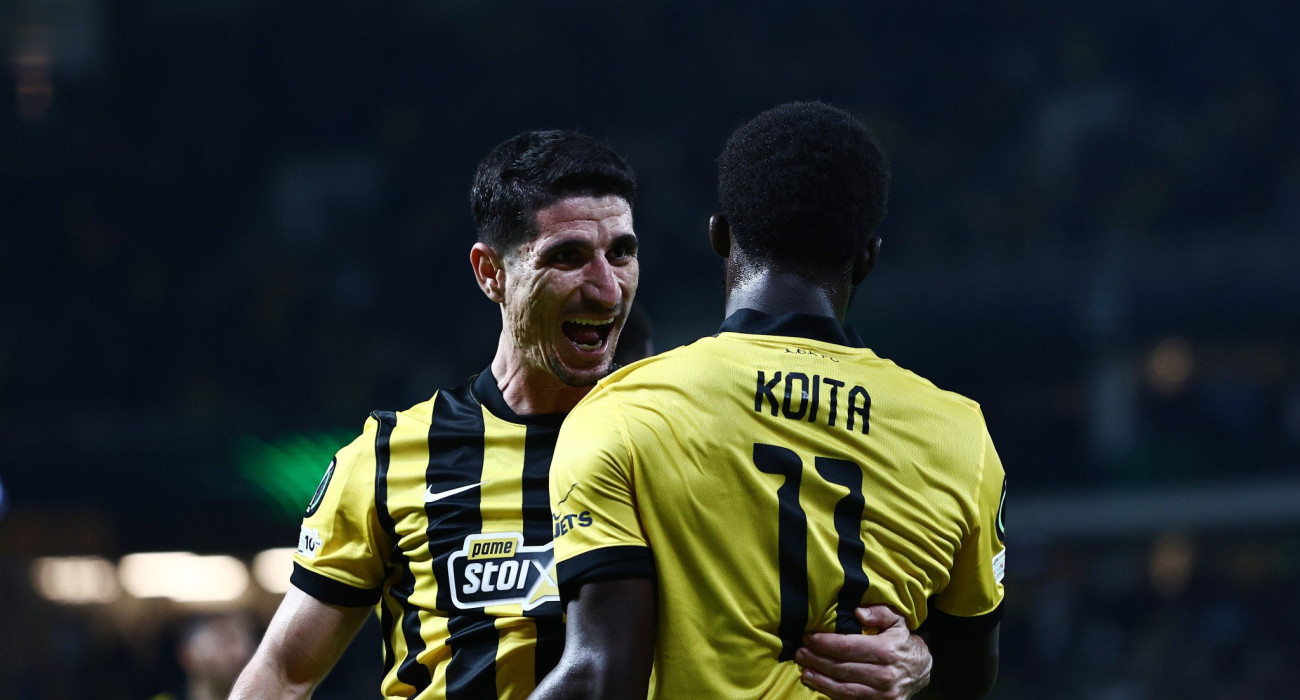 Πέτρος Μάνταλος και Αμπουμπακαρί Κοϊτά πανηγυρίζουν / Πηγή: Intime