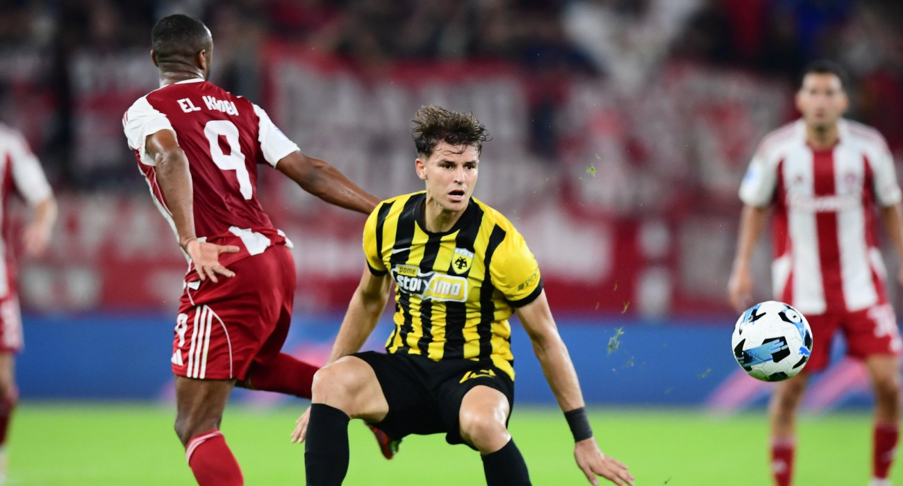 Ο Φιλίπε Ρέλβας στο Ολυμπιακός-ΑΕΚ / Πηγή: Eurokinissi