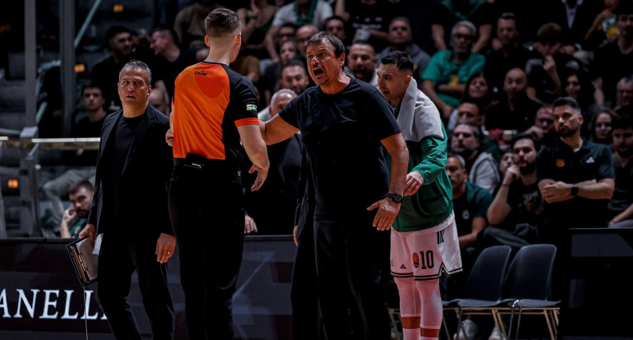 Ο Εργκίν Αταμάν στον αγώνα με την Βίρτους / Πηγή: Eurokinissi