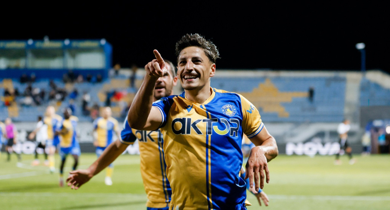 Ο Χουλιάν Μπαρτόλο  πανηγυρίζει με τον Αστέρα AKTOR / Πηγή: Eurokinissi