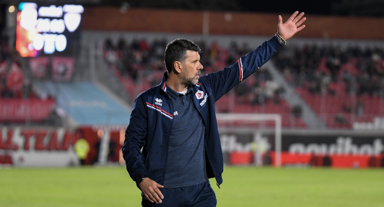 Στην έξοδο ο Μπάτσι από τον Πανσερραϊκό