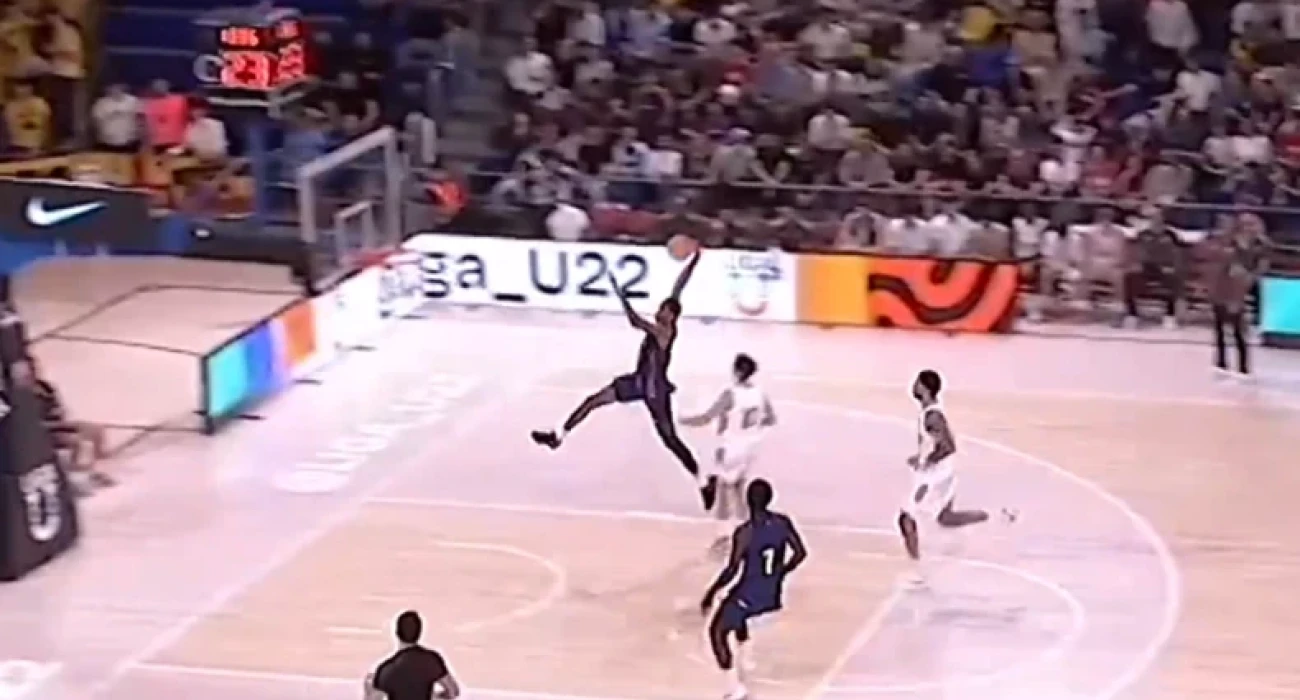 Ο Μοχάμεντ Νταμπονέ/printscreen