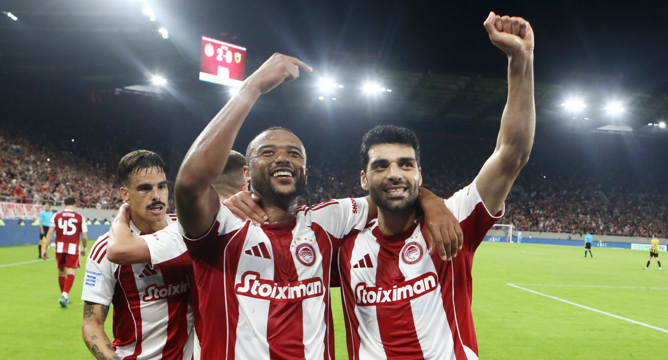 Ο Αγιούμπ Ελ Κααμπί αποθεώνει τον Μέχντι Ταρέμι / Πηγή: Intime