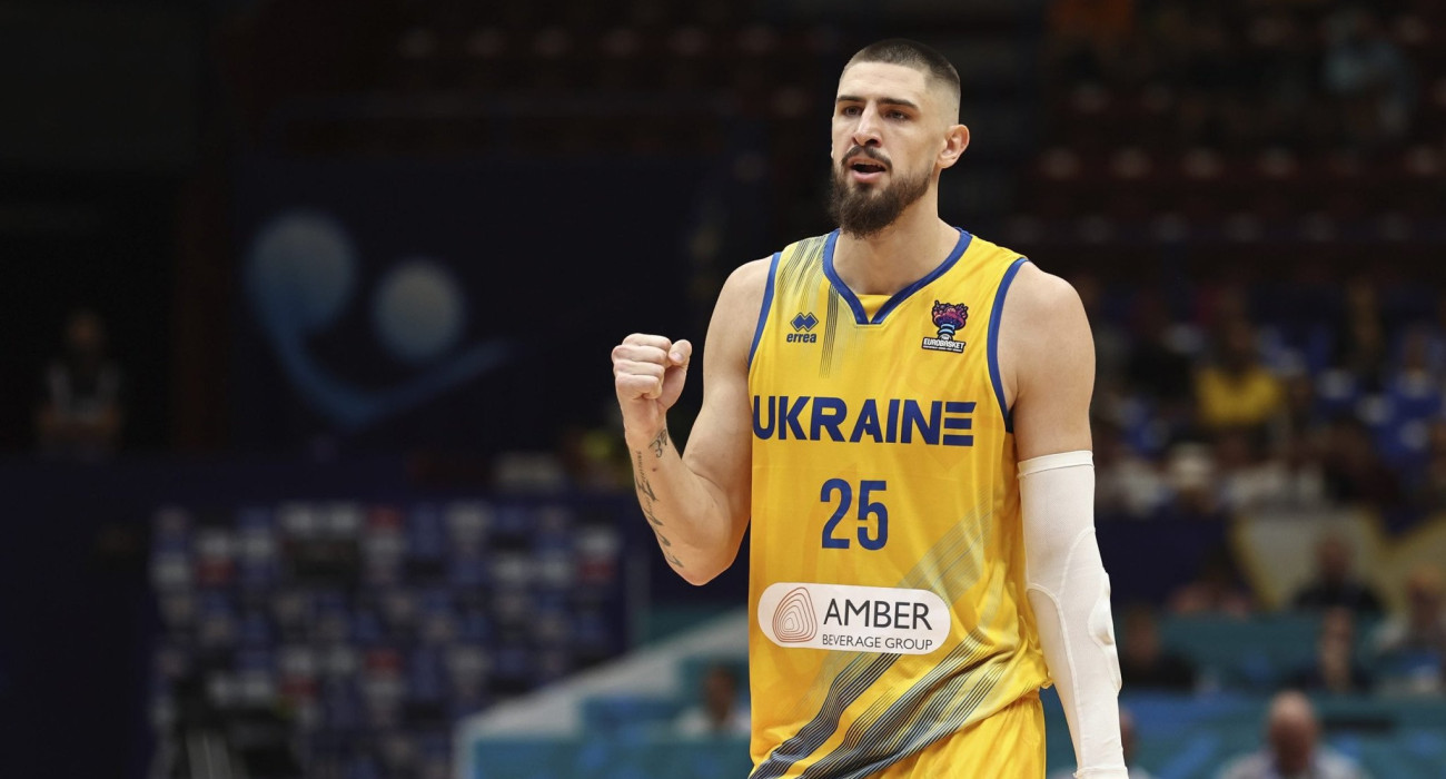 Ο Άλεξ Λεν με τη φανέλα της εθνικής Ουκρανίας - Πηγή: FIBA