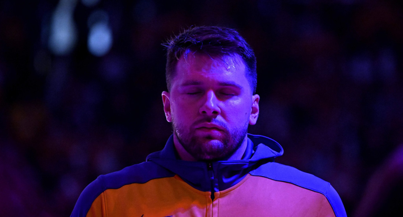 Ο Λούκα Ντόντσιτς κλείνει τα μάτια και ονειρεύεται «40άρες». Μετά τα ανοίξει και τις κάνει πράξη / Πηγή: Keith Birmingham / Getty Images