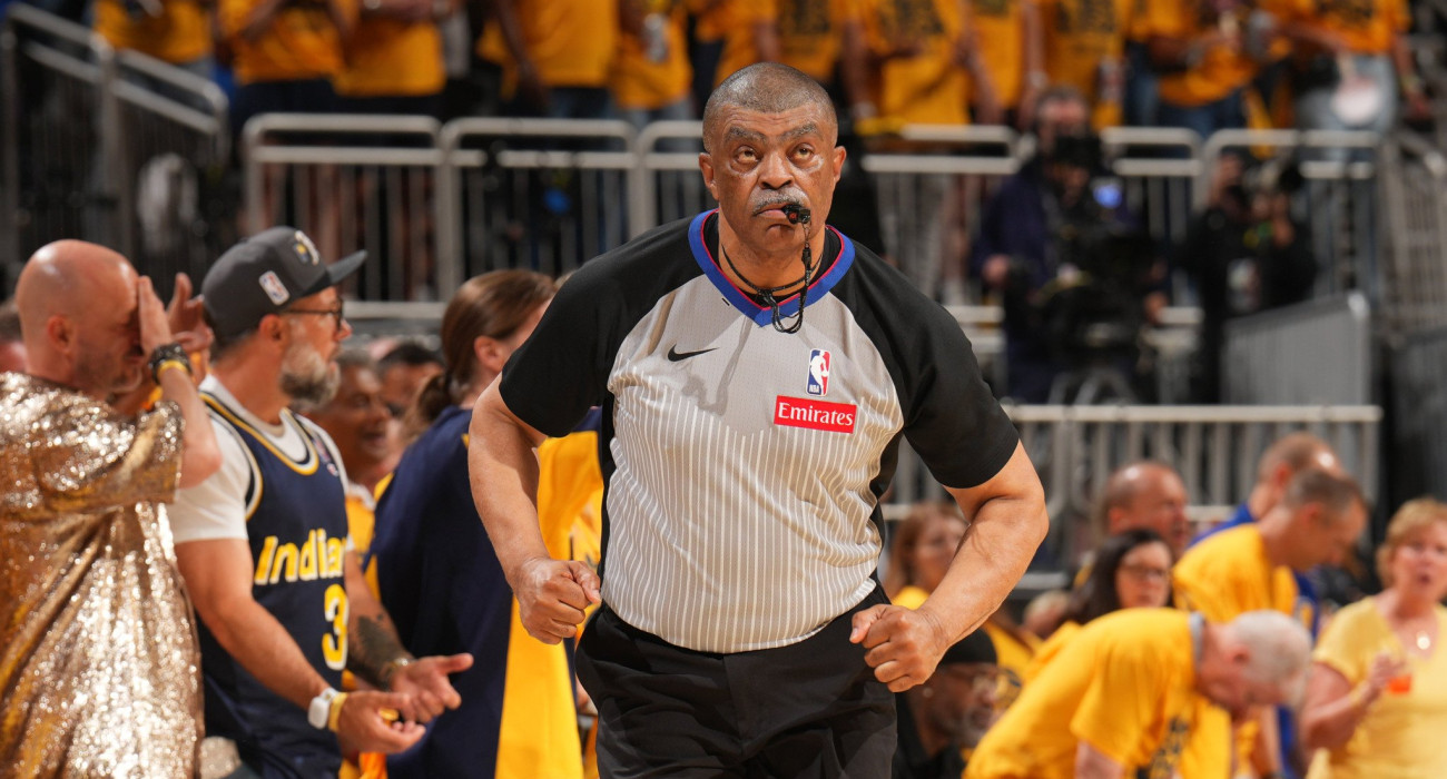 Ο πολύπειρος διαιτητής του NBA, Τόνι Μπράδερς /  Πηγή: Jesse D. Garrabrant / NBAE via Getty Images