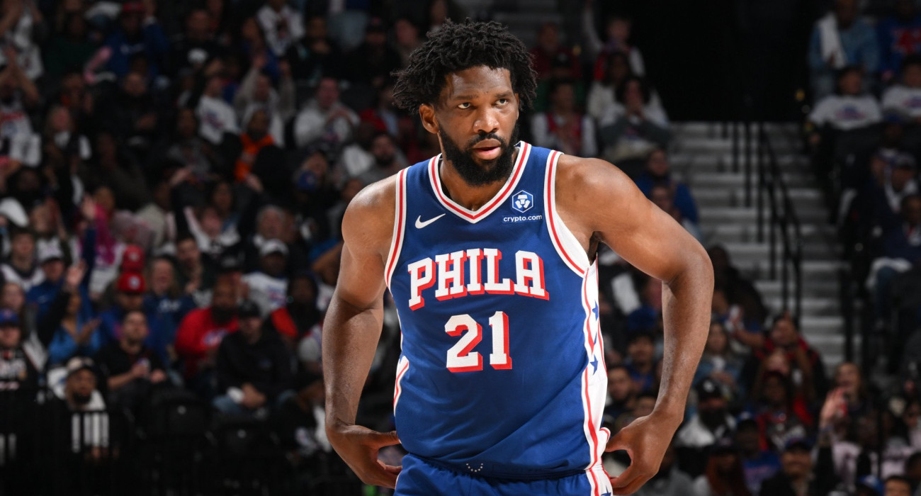 Ο Τζόελ Εμπίντ/Photo by David Dow/NBAE via Getty Images