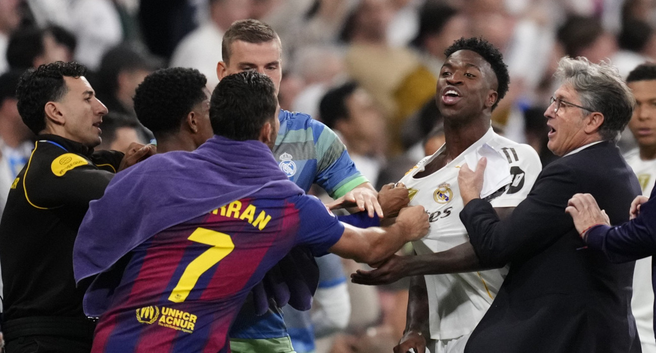 Τα έντονα επεισόδια ανάμεσα στους παίκτες της Ρεάλ Μαδρίτης και της Μπαρτσελόνα, Πηγή: Jose Breton/Pics Action/NurPhoto via Getty Images