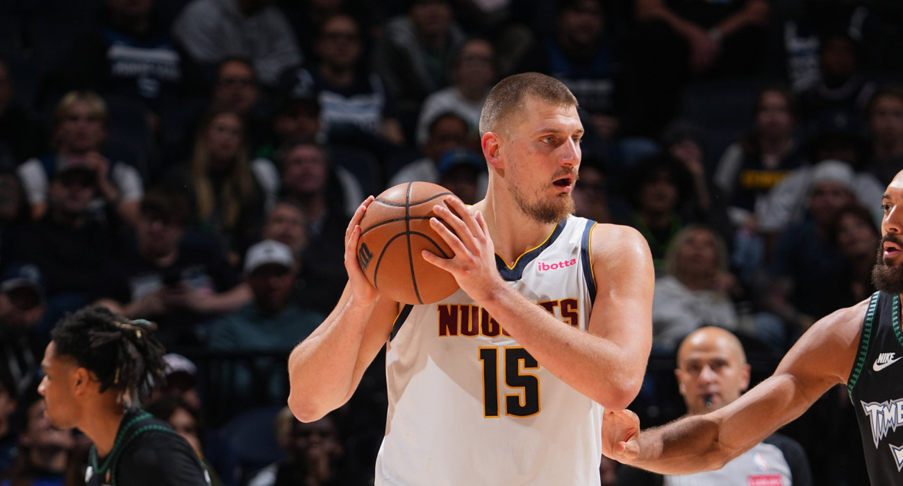 Ο Νίκολα Γιόκιτς/Photo by Garrett Ellwood/NBAE via Getty Images