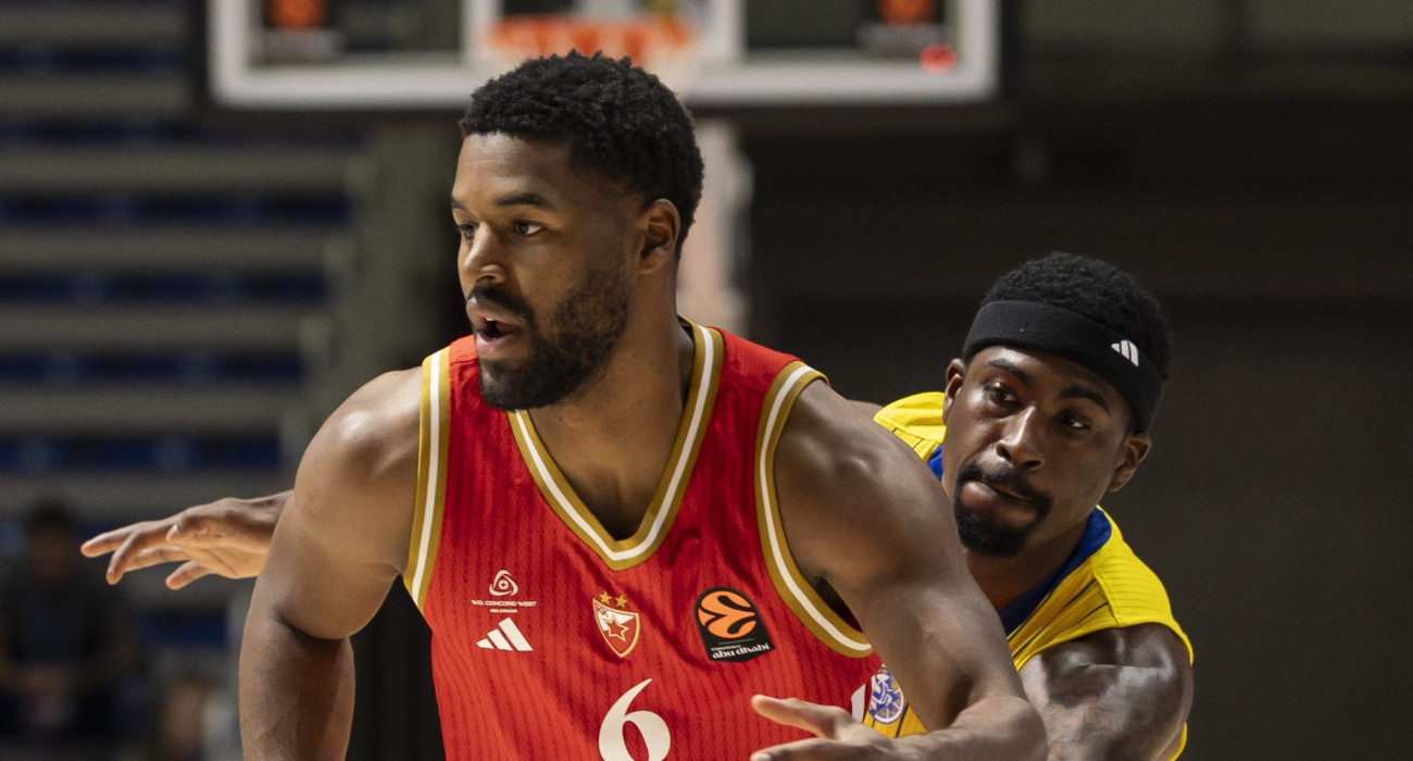 Ο Τζάρεντ Μπάτλερ με τη φανέλα του Ερυθρού Αστέρα/Photo by Srdjan Stevanovic/Euroleague Basketball via Getty Images