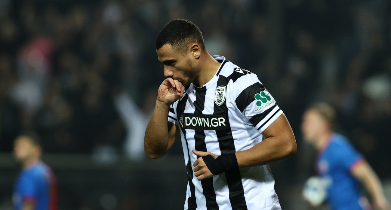 Ο Γιώργος Γιακουμάκης πανηγυρίζει με τον ΠΑΟΚ / Πηγή: Eurokinissi