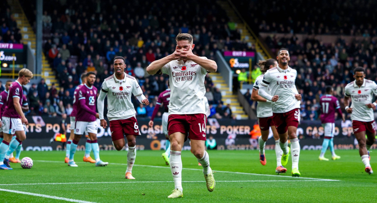 Ο Βίκτορ Γιόκερες πανηγυρίζει στο Μπέρνλι-Άρσεναλ / Πηγή: Imago