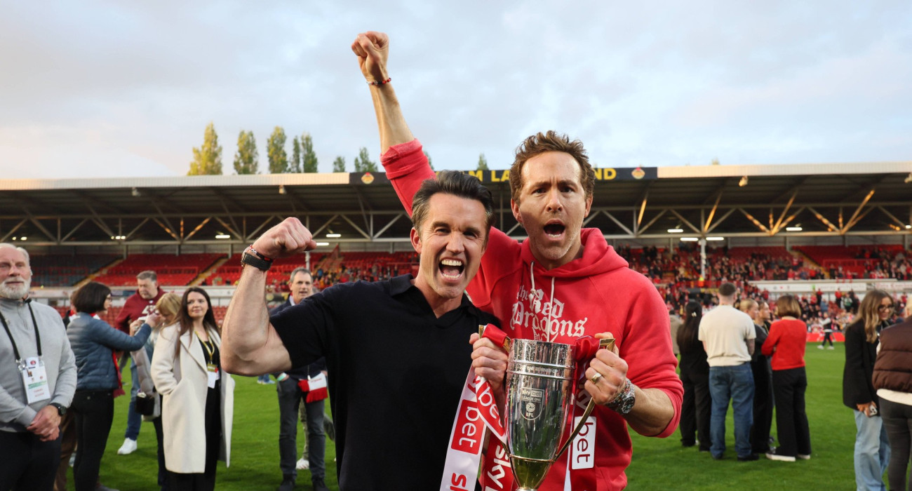 Οι αστέρες του Χόλιγουντ και ιδιοκτήτες της Ρέξαμ, Ράιαν Ρέινολντς και Ρομπ ΜακΈλενι / Πηγή: Imago