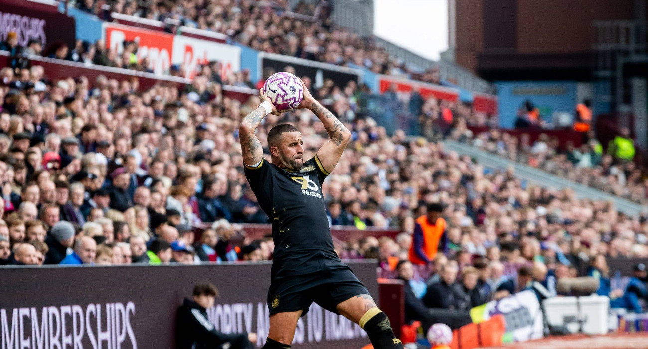 Ο Κάιλ Γουόκερ εκτελεί ένα μακρινό πλάγιο / Πηγή: Imago