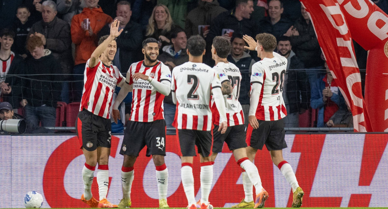Οι ποδοσφαιριστές της PSV Αϊντχόφεν πανηγυρίζουν / Πηγή: Imago