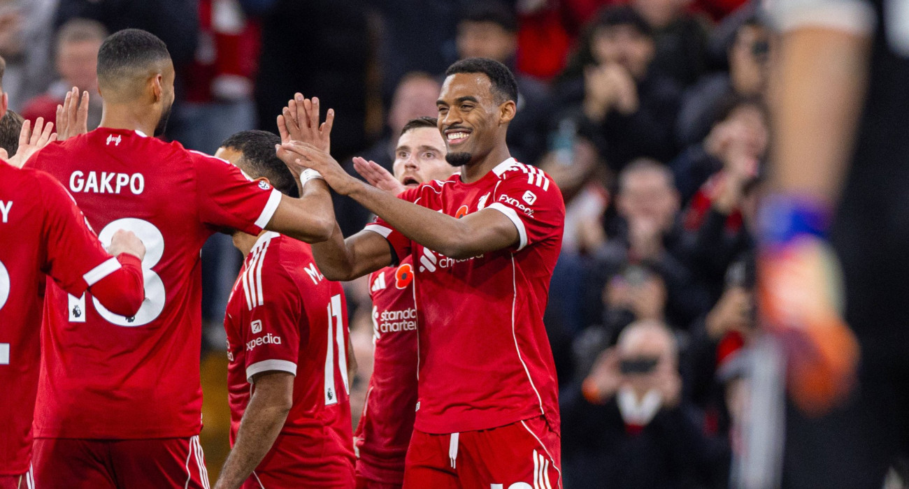 Οι παίκτες της Λίβερπουλ πανηγυρίζουν το γκολ του Χράφενμπεργκ / Πηγή: Imago
