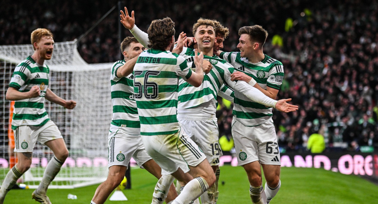 Οι παίκτες της Σέλτικ πανηγυρίζουν το γκολ τους απέναντι στην Ρέιντζερς / Πηγή: Imago