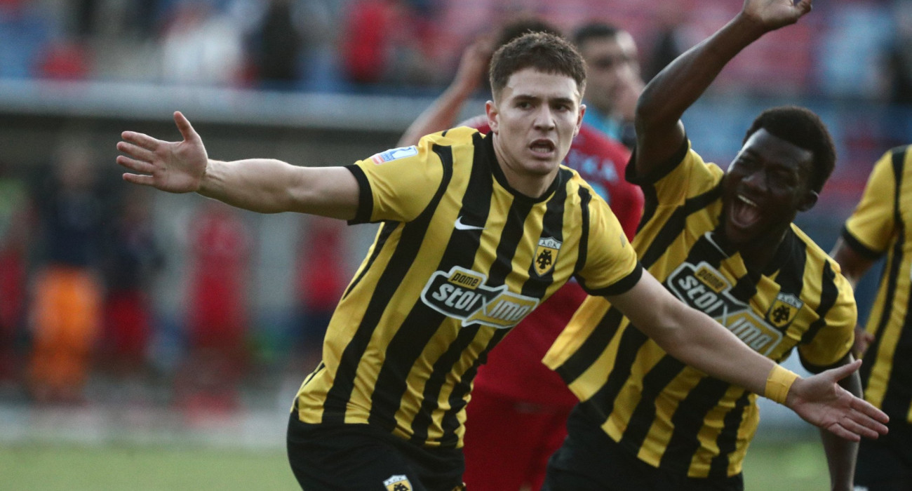 Ο Δημήτρης Καλοσκάμης πανηγυρίζει με την ΑΕΚ / Πηγή: Eurokinissi