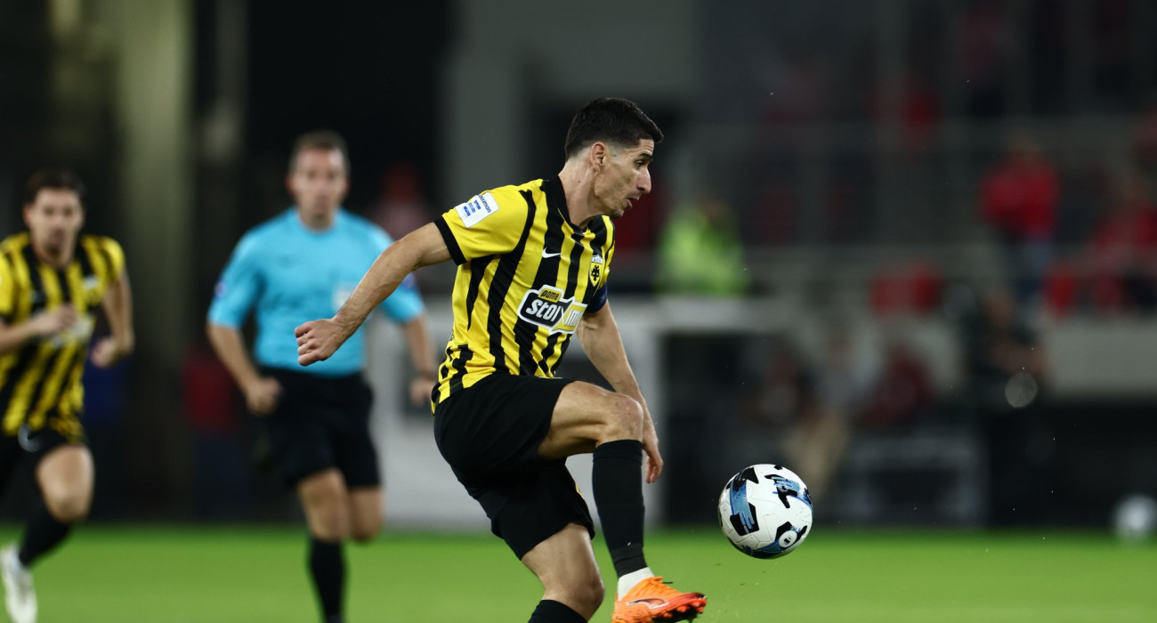 Ο Πέτρος Μάνταλος στο Ολυμπιακός-ΑΕΚ / Πηγή: Eurokinissi