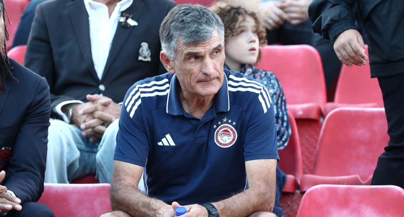 Ο Χοσέ Λουίς Μεντιλίμπαρ στο ματς Ολυμπιακός-Αϊντχόφεν για το Youth League / Πηγή: Intime