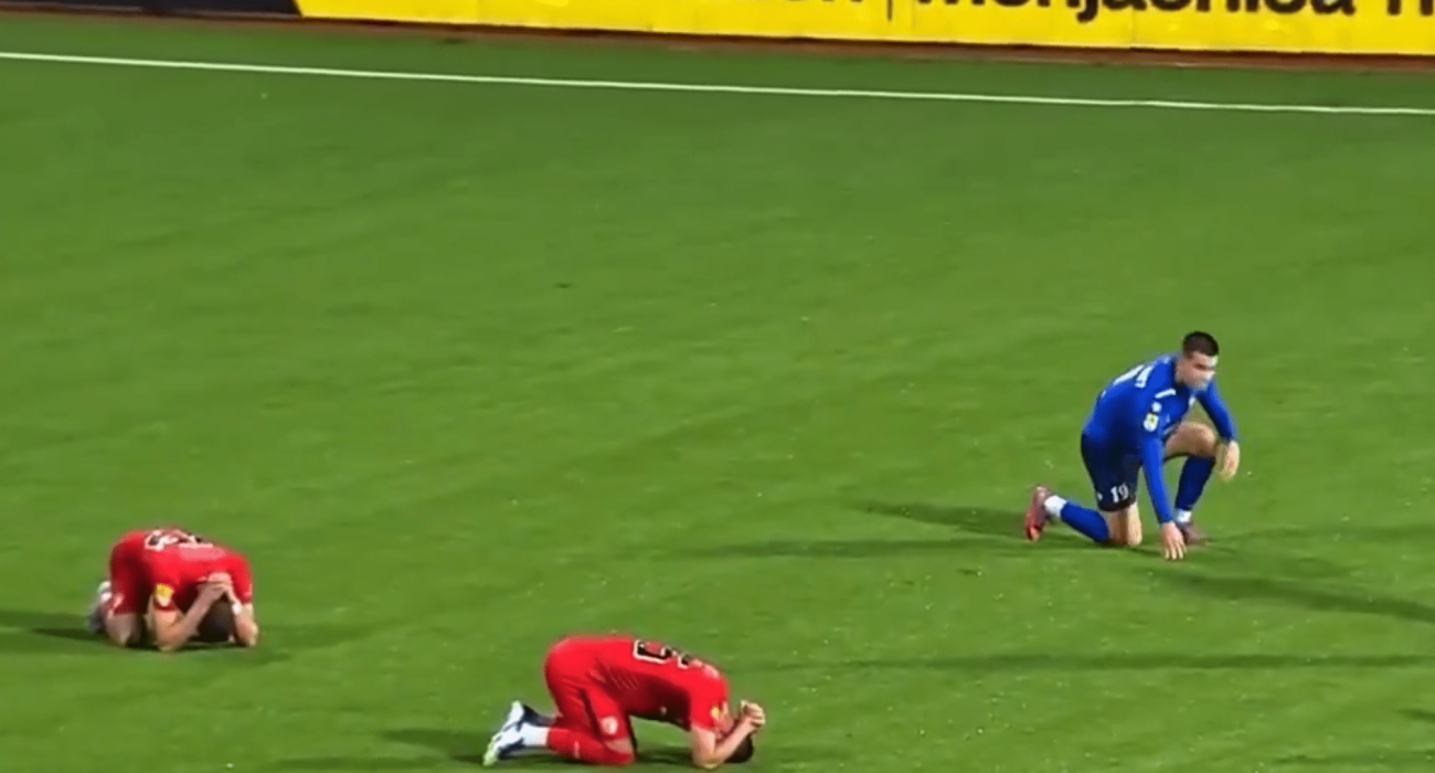 Η στιγμή που οι παίκτες της Ραντνίτσκι και της Μλάντοστ μαθαίνουν τον θάνατο του προπονητή / Screenshot