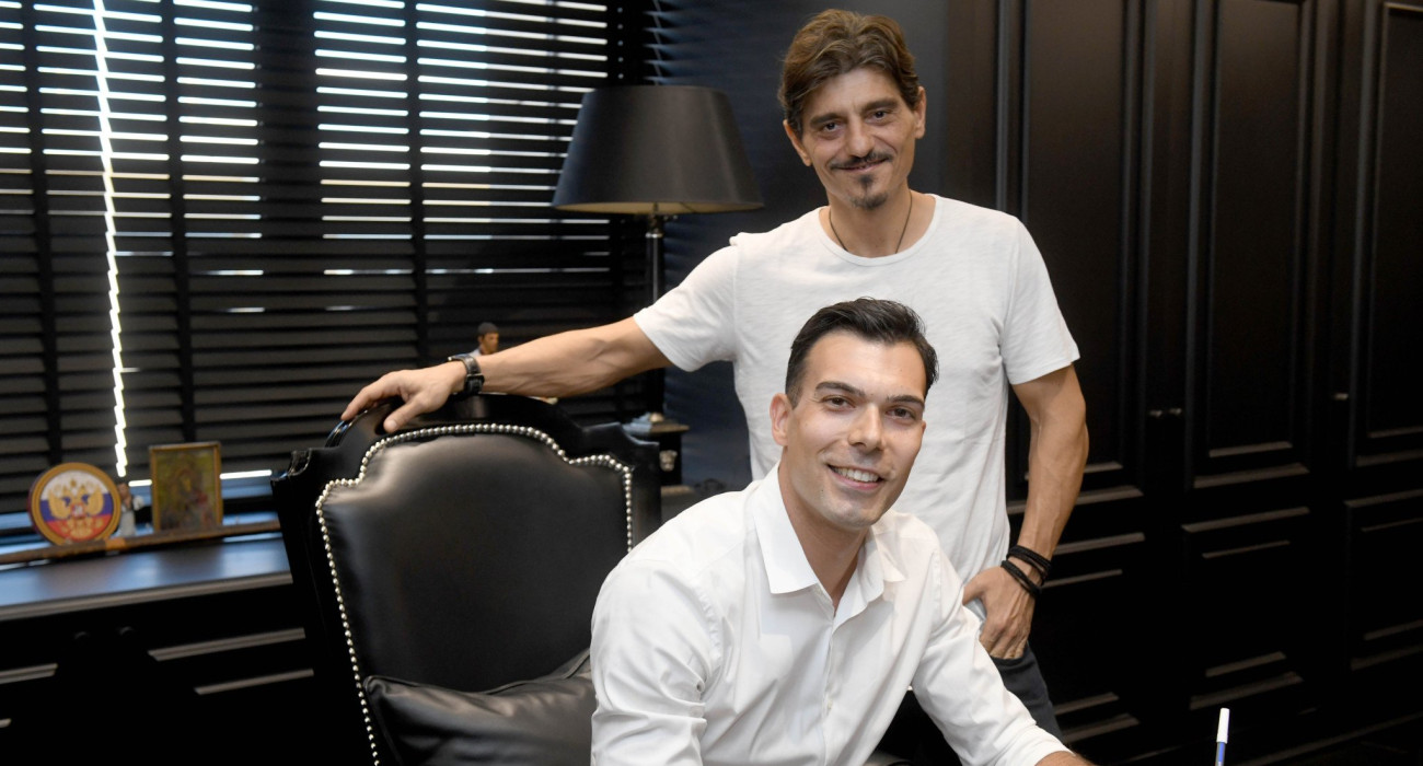 Ο Δημήτρης Γιαννακόπουλος με τον Κώστα Σλούκα τον Ιούλιο του 2023 / Πηγή: Β. Στόλης