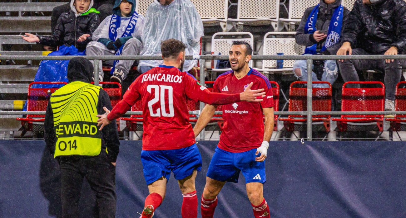 Ο Στράτος Σβάρνας πανηγυρίζει μετά το γκολ που πέτυχε / Πηγή: Imago