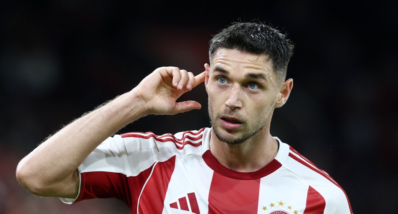 Ο Ρόμαν Γιάρεμτσουκ πανηγυρίζει με τον Ολυμπιακό / Πηγή: Intime