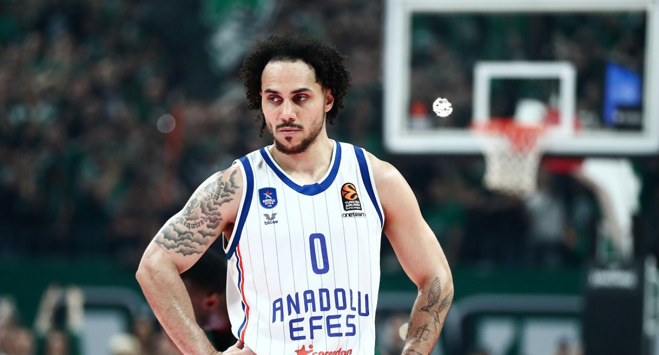 Ο Σέιν Λάρκιν με τη φανέλα της Εφές / Πηγή: InTime