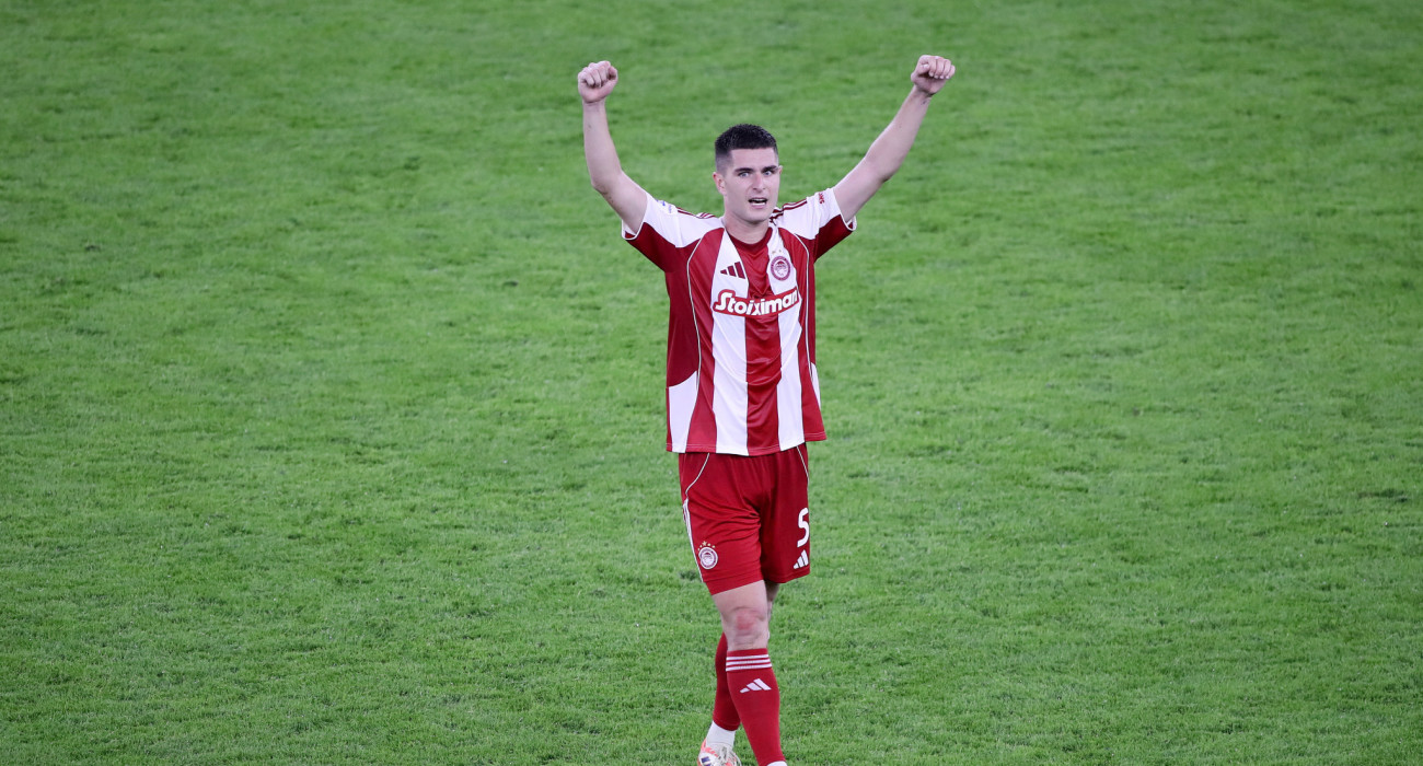 Ο Λορέντσο Πιρόλα με τη φανέλα του Ολυμπιακού / Πηγή: InTime