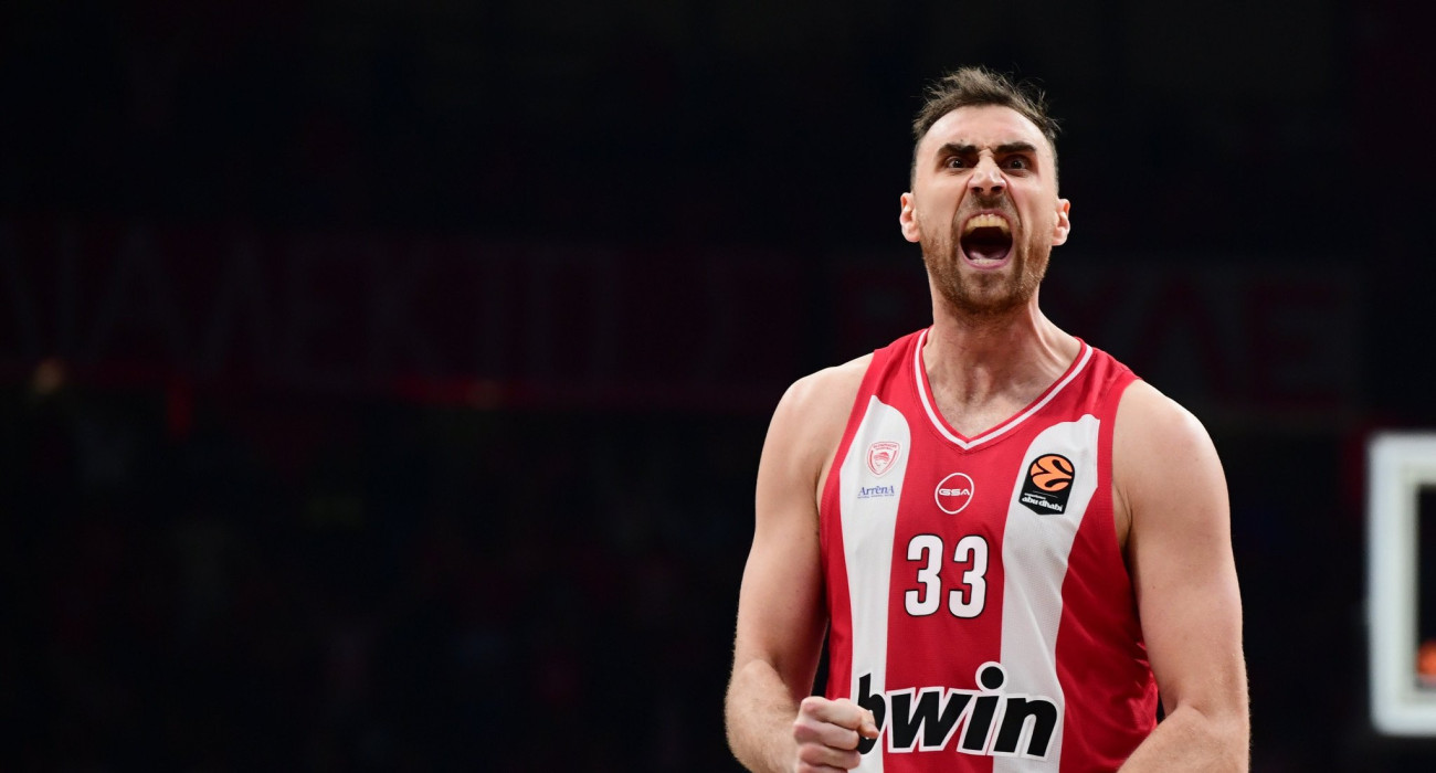 Ο Νίκολα Μιλουτίνοβ πανηγυρίζει - Πηγή: Eurokinissi