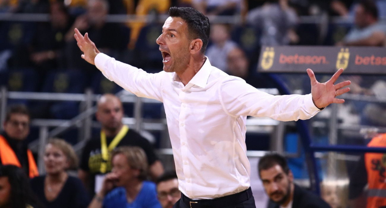 Ο Ίγκορ Μίλιτσιτς στον πάγκο του Άρη, Πηγή: Eurokinissi