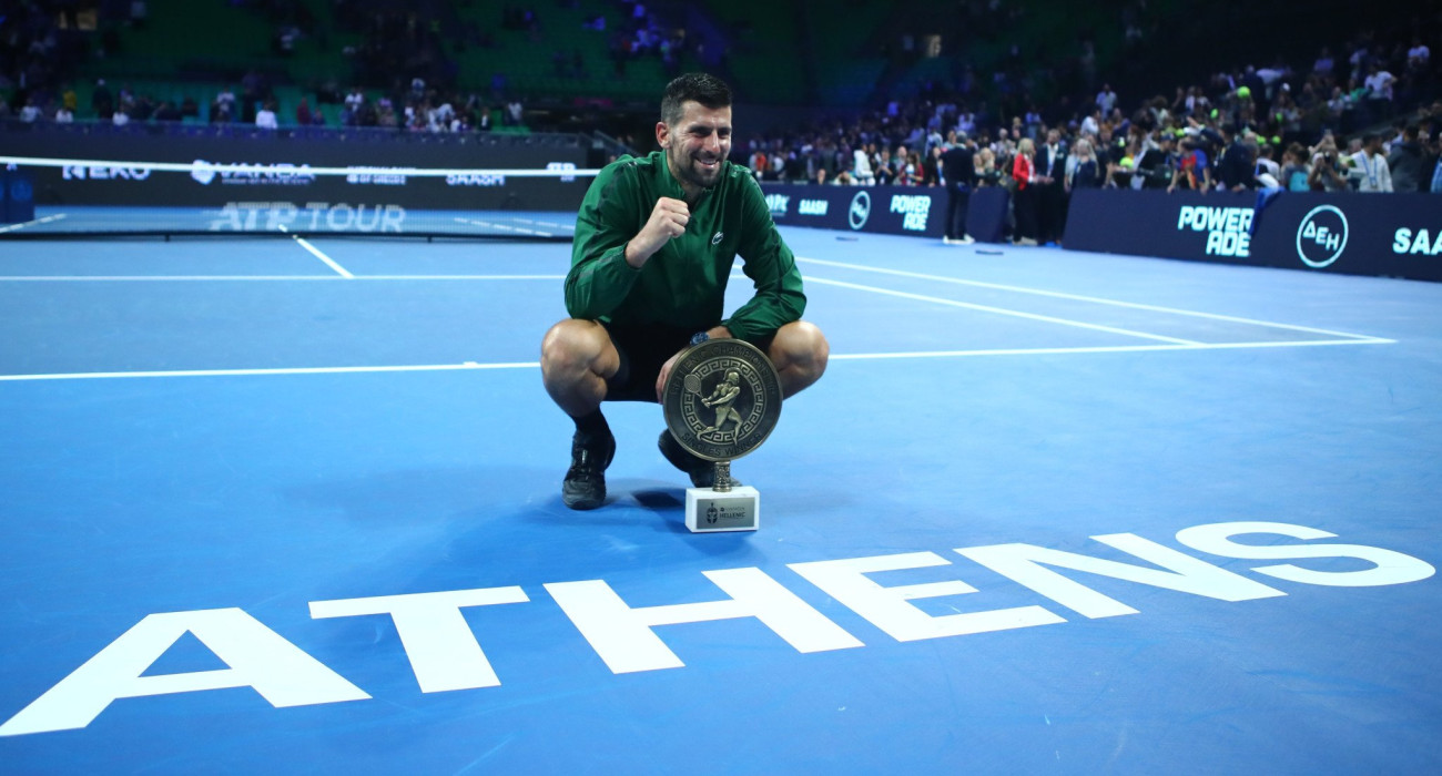 Ο Νόβακ Τζόκοβιτς πανηγυρίζει στην Αθήνα τον 101ο τίτλο του / Πηγή: Intime