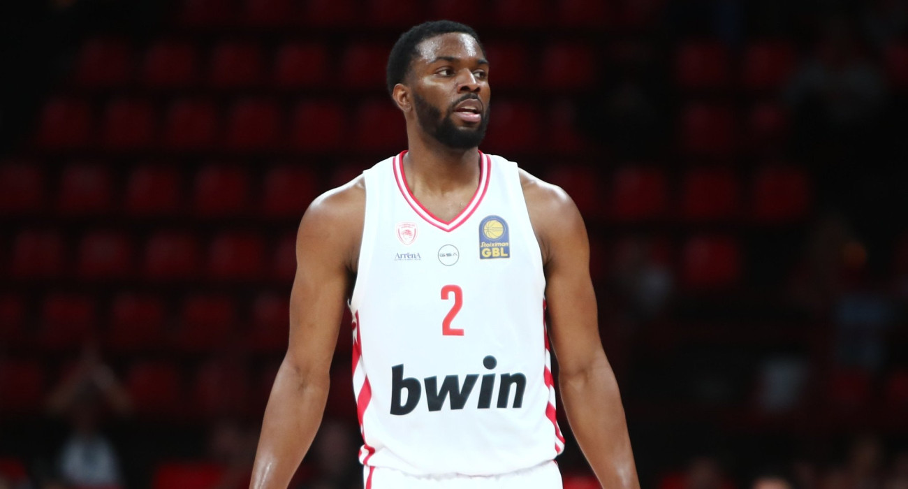 «Οε, οε, οε Έβανς!»: Ο Φουρνιέ υποδέχτηκε τον Αμερικανό με ενθουσιασμό στα αποδυτήρια (video)