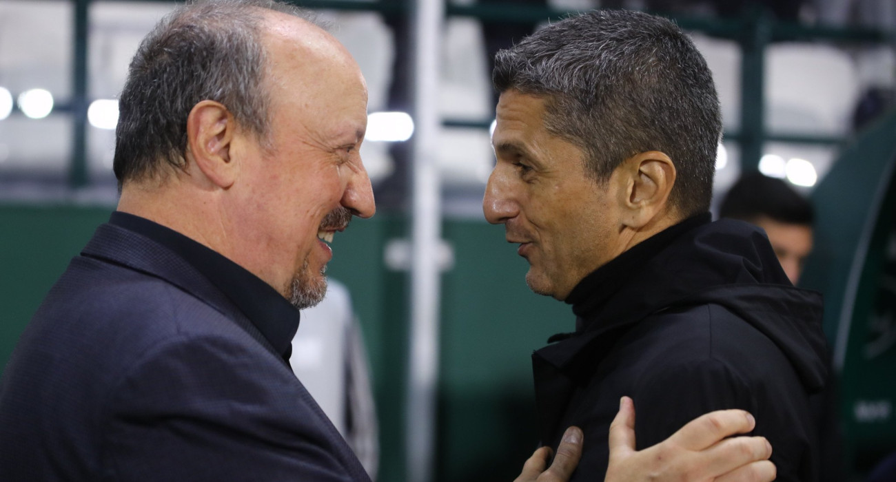 Ο Ραζβάν Λουτσέσκου μαζί με τον Ράφα Μπενίτεθ / Πηγή: Eurokinissi