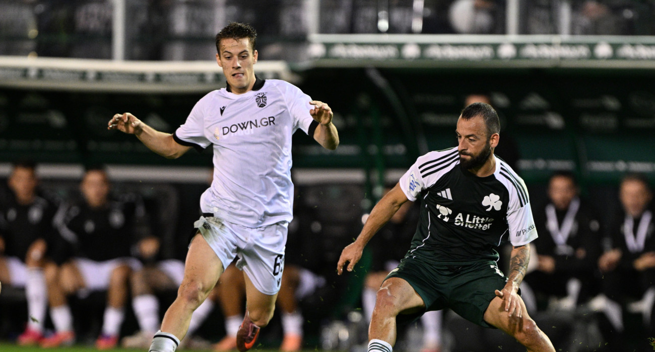 Ο Μανώλης Σιώπης με τον Γιάννη Κωνσταντέλια / Πηγή: Eurokinissi