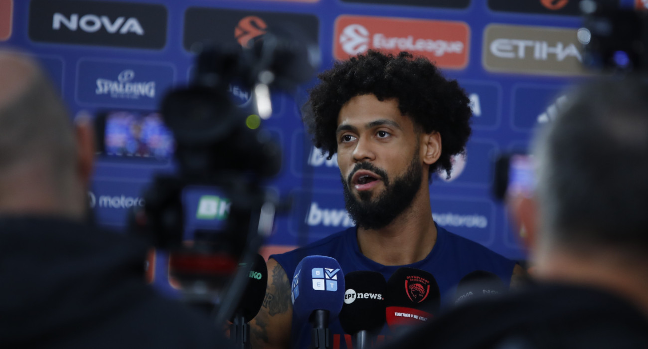 Ο Τάιλερ Ντόρσεϊ στη media day του Ολυμπιακού/Πηγή: Eurokinissi