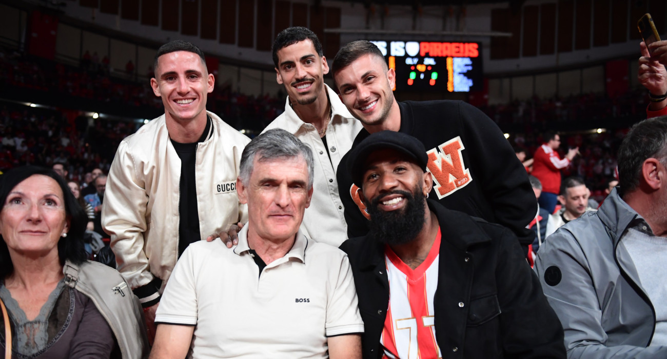 Οι ποδοσφαιριστές του Ολυμπιακού στο ΣΕΦ / Πηγή: Eurokinissi