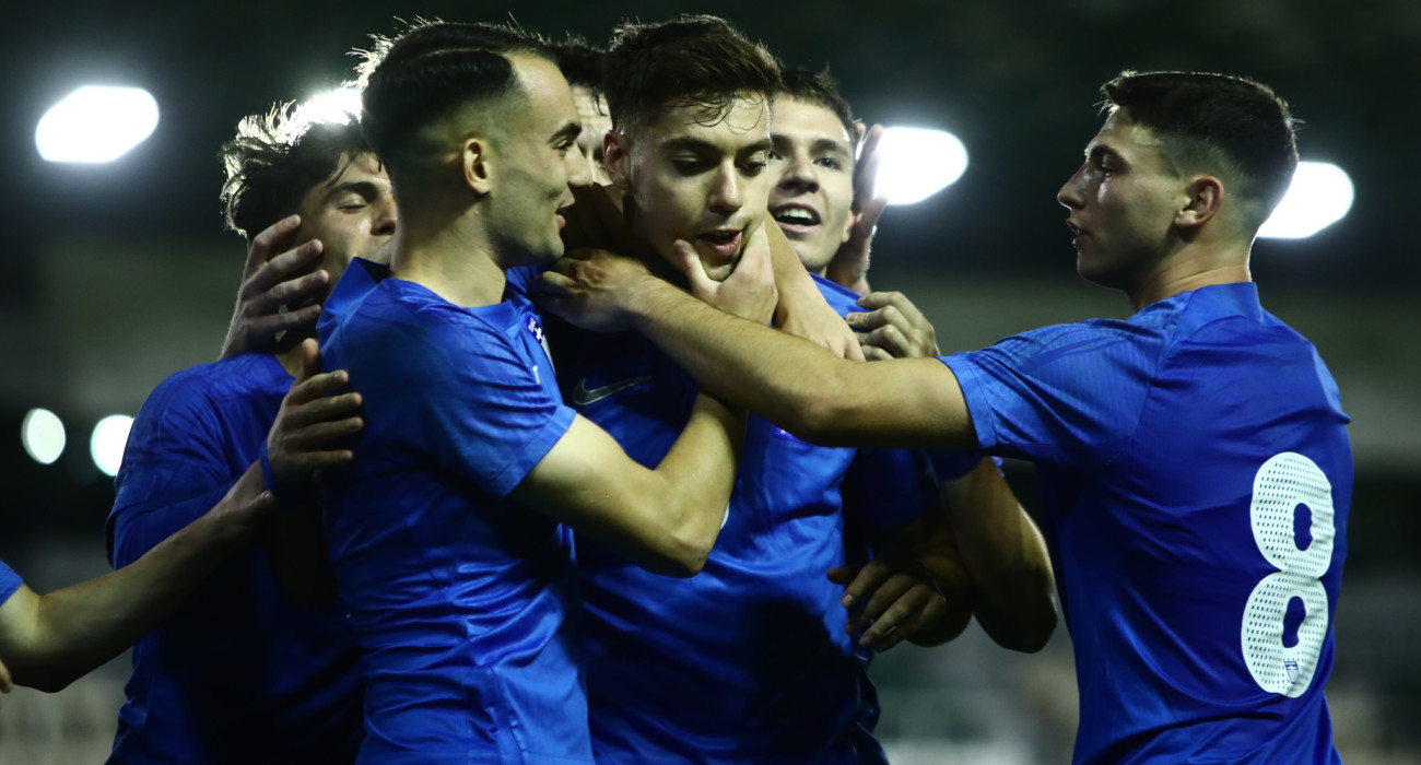 Οι ποδοσφαιριστές της Eθνικής Ελπίδων πανηγυρίζουν / Πηγή: Eurokinissi