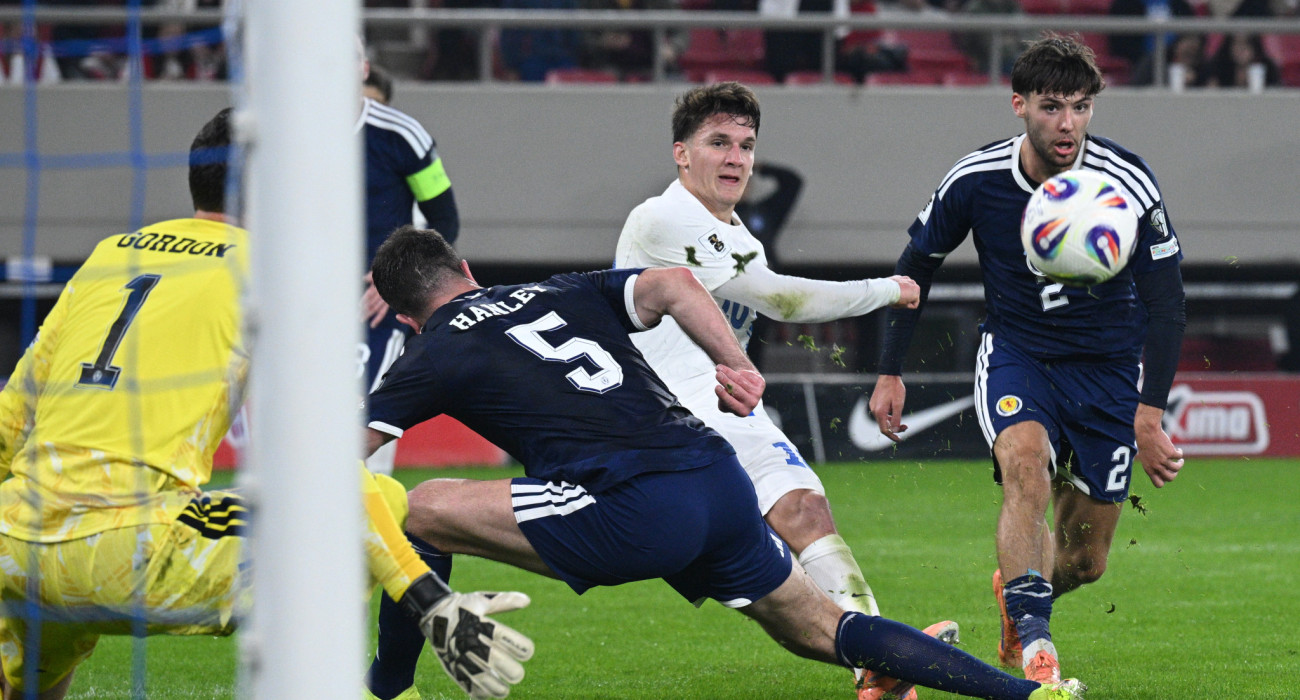 Ο Χρήστος Τζόλης παραλίγο να σκοράρει / Πηγή: Eurokinissi