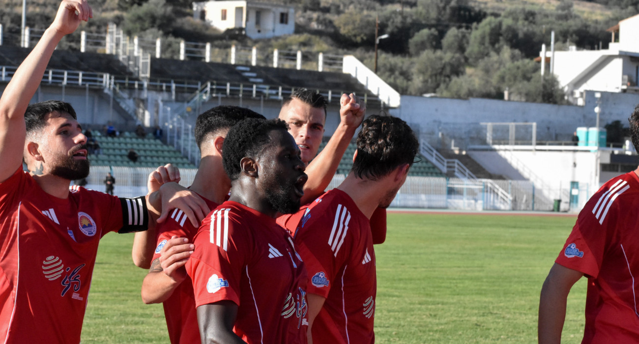 Οι ποδοσφαιριστές της Ηλιούπολης πανηγυρίζουν / Πηγή: Eurokinissi