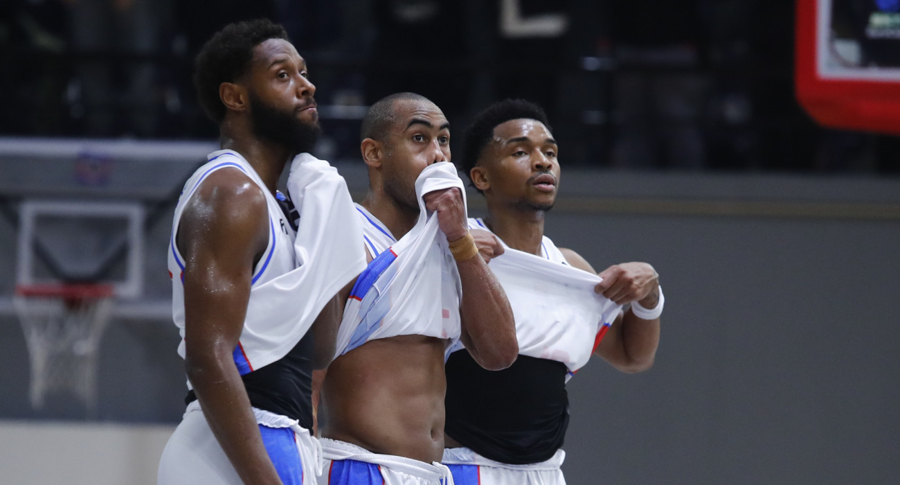 H απογοήτευση των παικτών του Πανιωνίου στο ματς με τη Λιετκαμπέλις/Πηγή: Eurokinissi