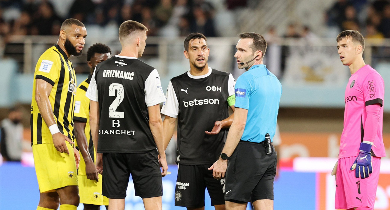 Η αναμονή μετά το γκολ του Ζοάο Μάριο στο ΟΦΗ-ΑΕΚ / Πηγή: Intime