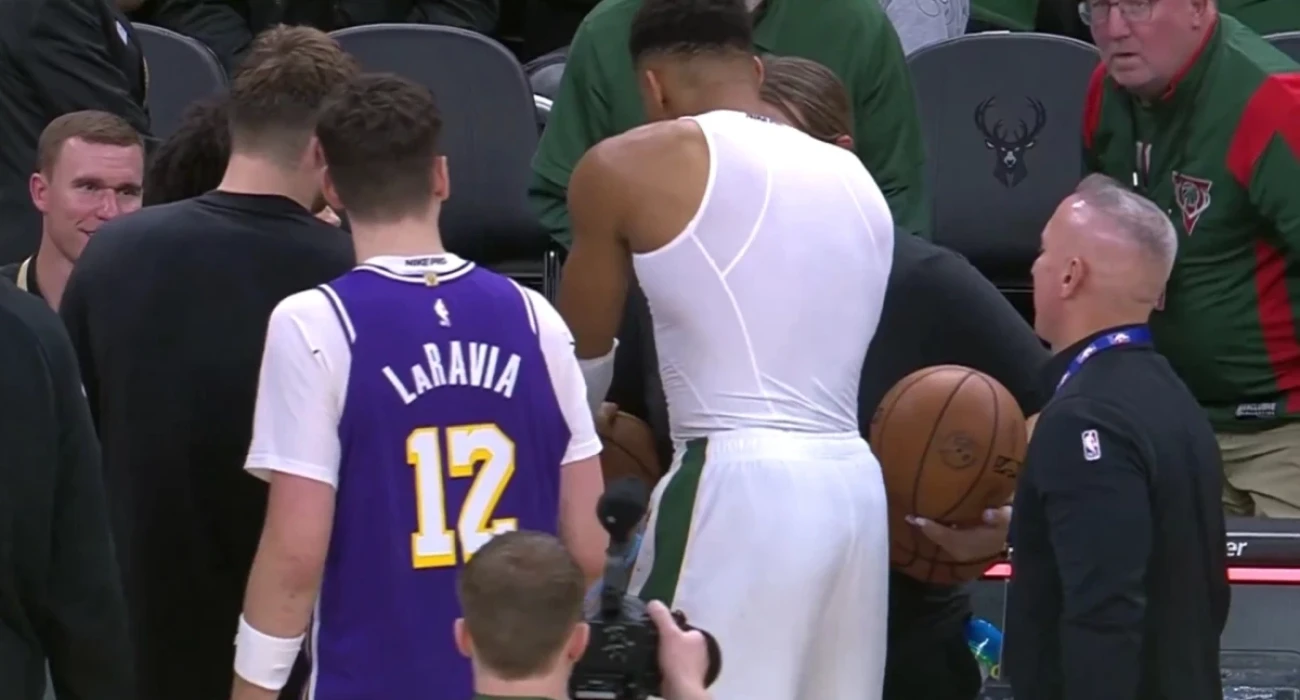 Σπουδαίος Γιάννης: Οι διαιτητές του αγώνα αρνήθηκαν να δώσουν την μπάλα σε rookie των Λέικερς και ο Έλληνας σταρ του τη χάρισε! (video)