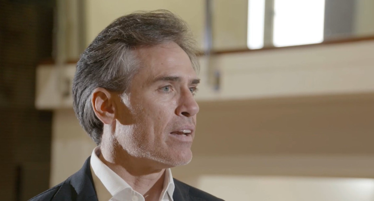 O Μιγκέλ Άνχελ Κορόνα / Screenshot